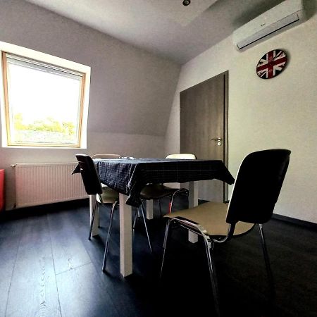 Buckingham Palace Apartman, Debrecen Esterno foto